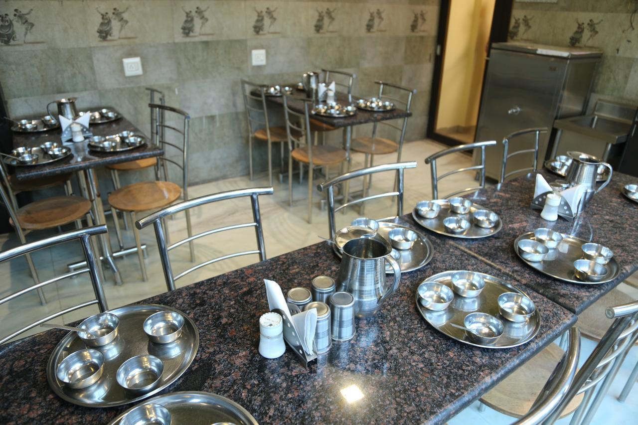 Hotel Heena Plaza Ābu Road Exteriér fotografie